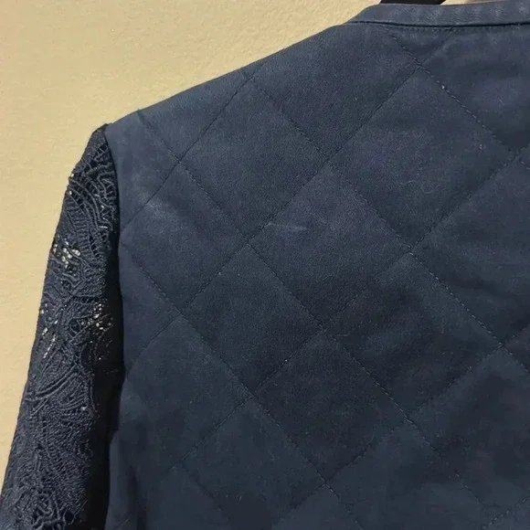 AMUR Teagan quilted bomber jacket laced sleeved- large. Great condition. - Picture 8 of 12